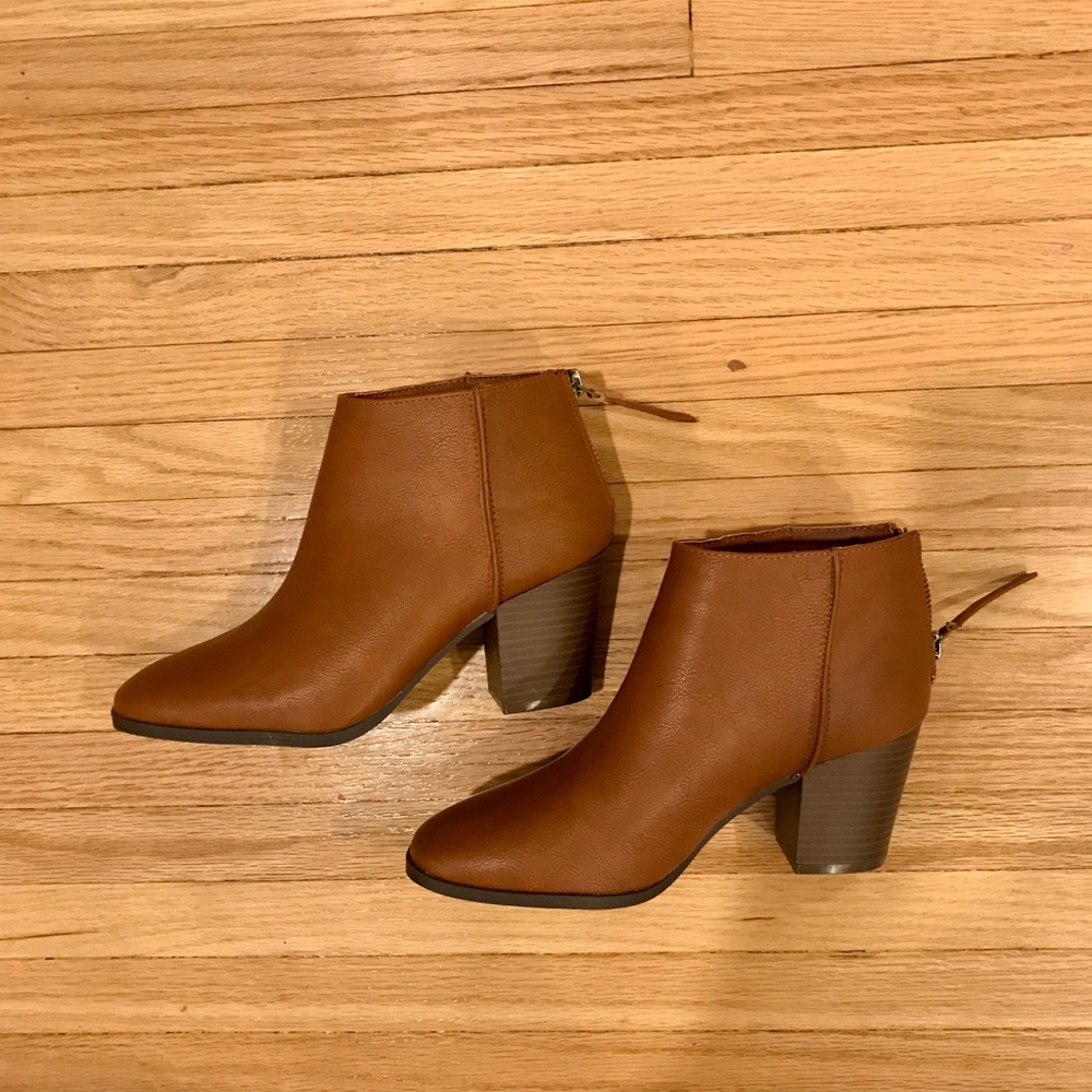 New Qupid Cognac Booties 6.5